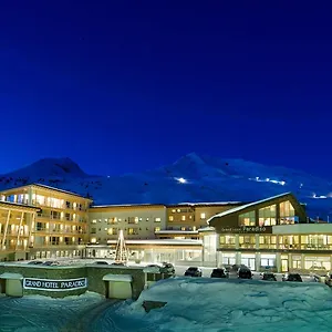 Grand Paradiso Hotel